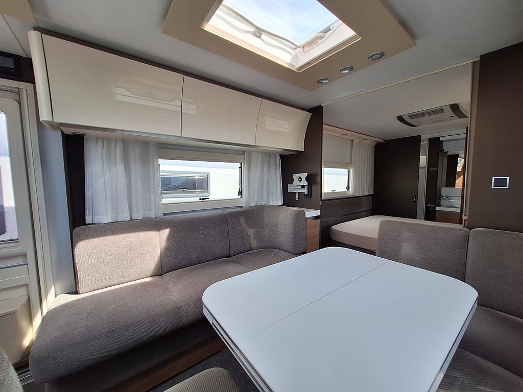 Adria Alpina 663 HT Queenbädd, Dusch, AC, Mover -2025