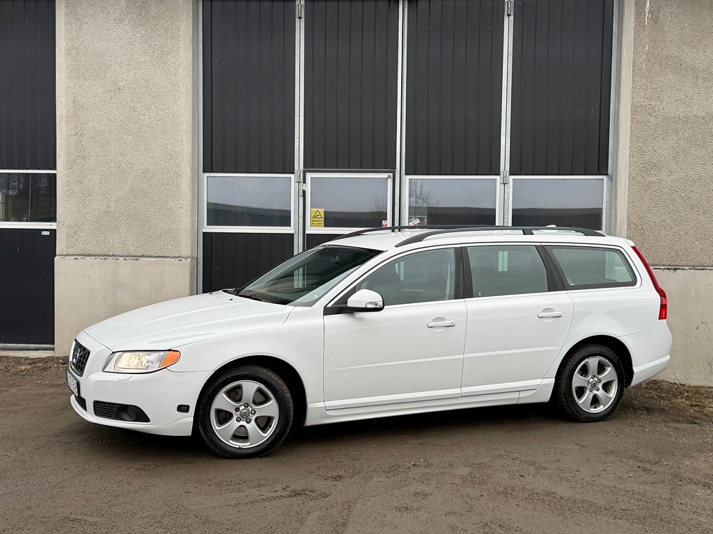 Volvo V70 2.5FT 231HK Momentum Dragkrok Värmare 