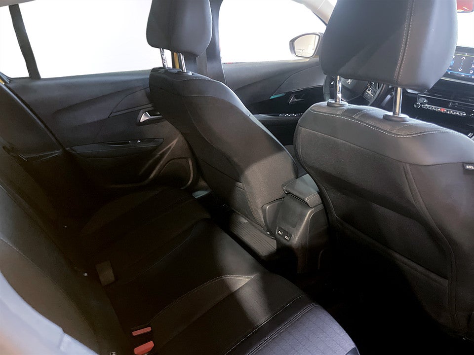 Bild på Peugeot E-208 Allure 50kWh 136hk Aut B-KAMERA CARPLAY