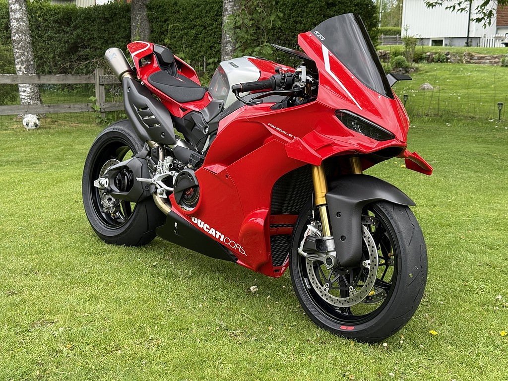 Ducati Panigale V4R 240HK / Akrapovic Helsytem / Kolfiber /