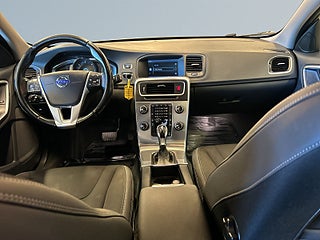 Volvo V60 D4 AWD Geartronic Momentum Drag/MoK-värm/Psens/SoV-Hjul – bild 8