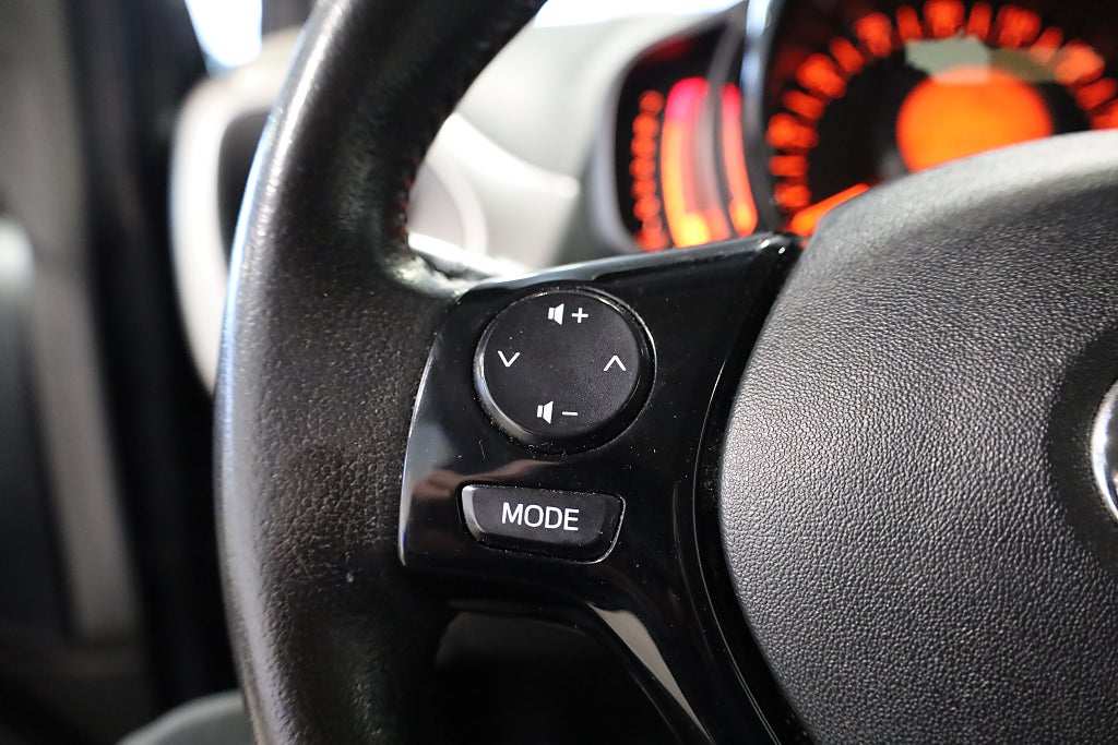 Toyota Aygo 5-dörrar 1.0 VVT-i X-PLAY Touch Blåtand 2015