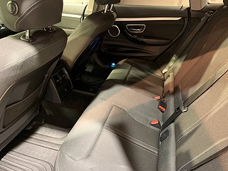 Halvkombi BMW 320s 19 av 27