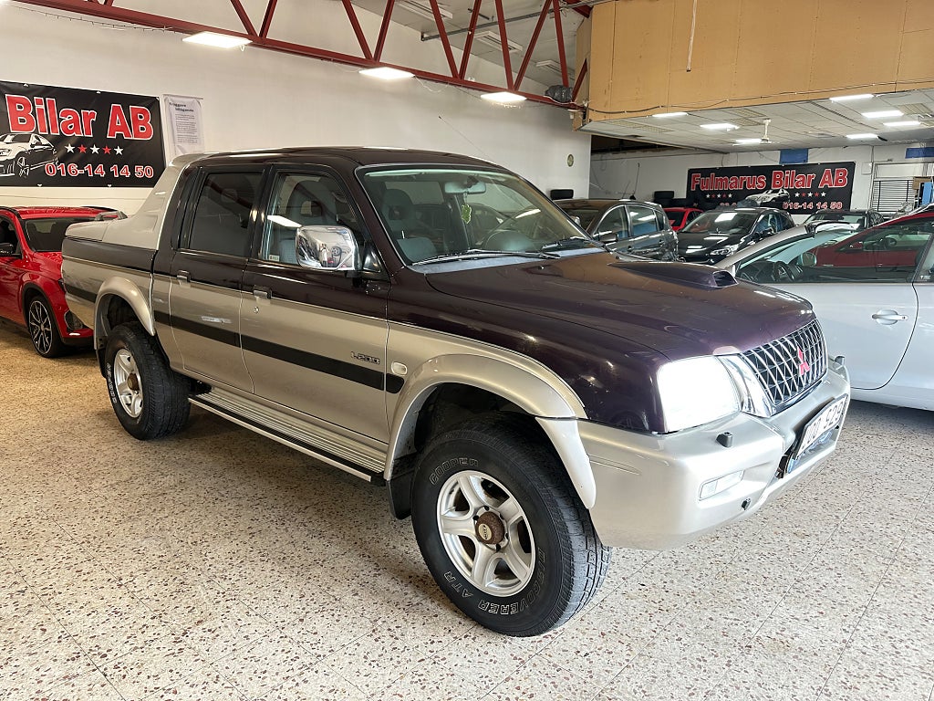 Mitsubishi L200 Dubbelhytt 2.5 4WD Automat Ny Servad 