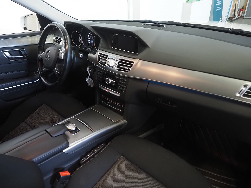 Mercedes-Benz E 220 T CDI BlueTEC 9G-Tronic 170hk Dragkrok Låga mil 2015