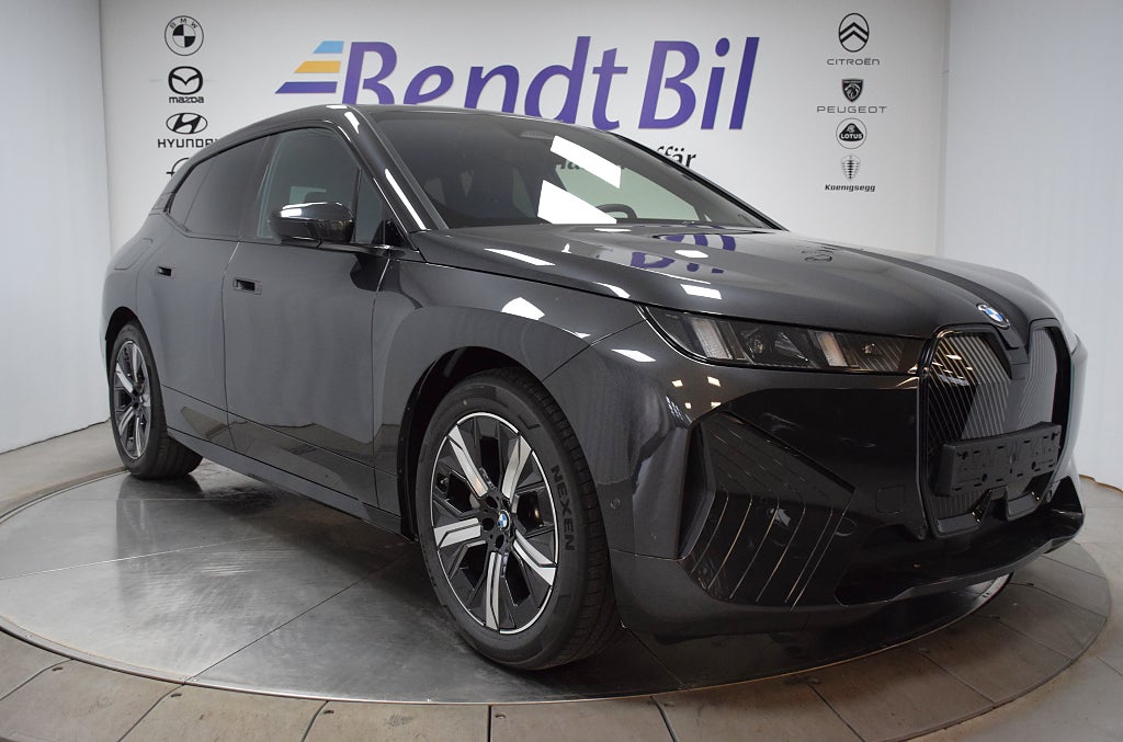 BMW iX xDrive45 | Charged Edition | Comfort | HK | 2,95% 