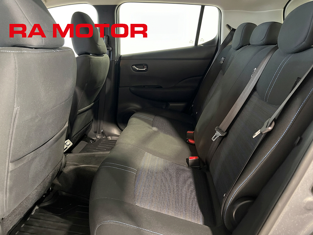 Nissan Leaf N-Connecta 40kWh | Värmepump | 360° Kamera | Moms | Nav 2022