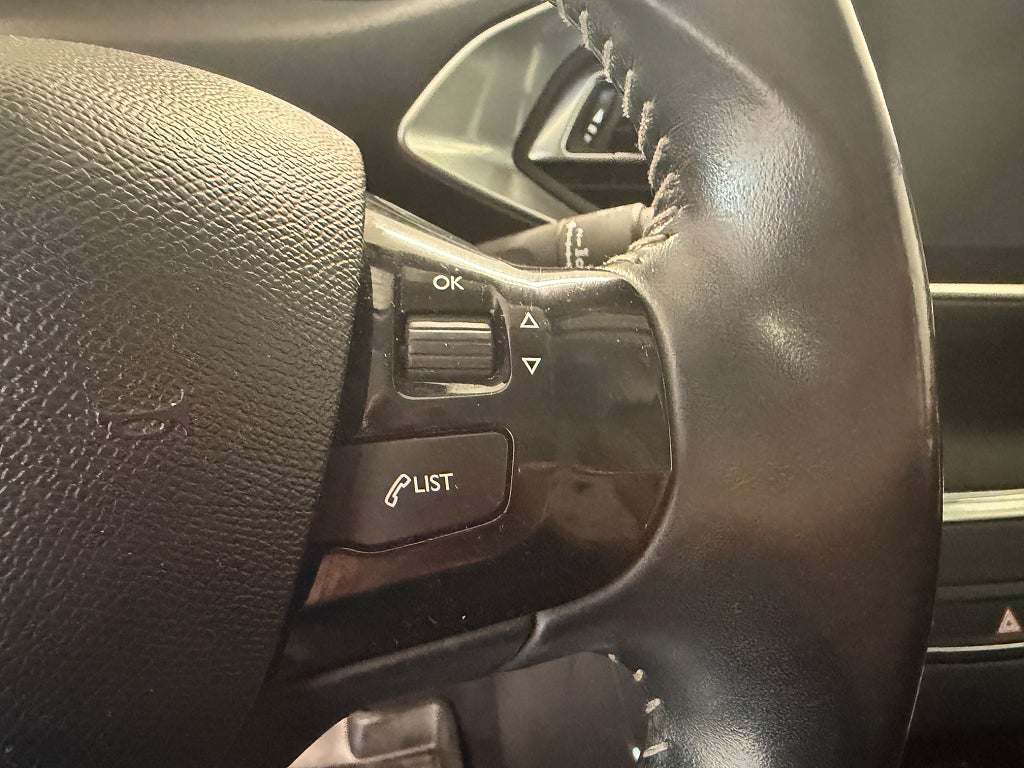 Peugeot 308 SW 1.2 PureTech 130 EAT Allure SoV Hjul thumbnail
