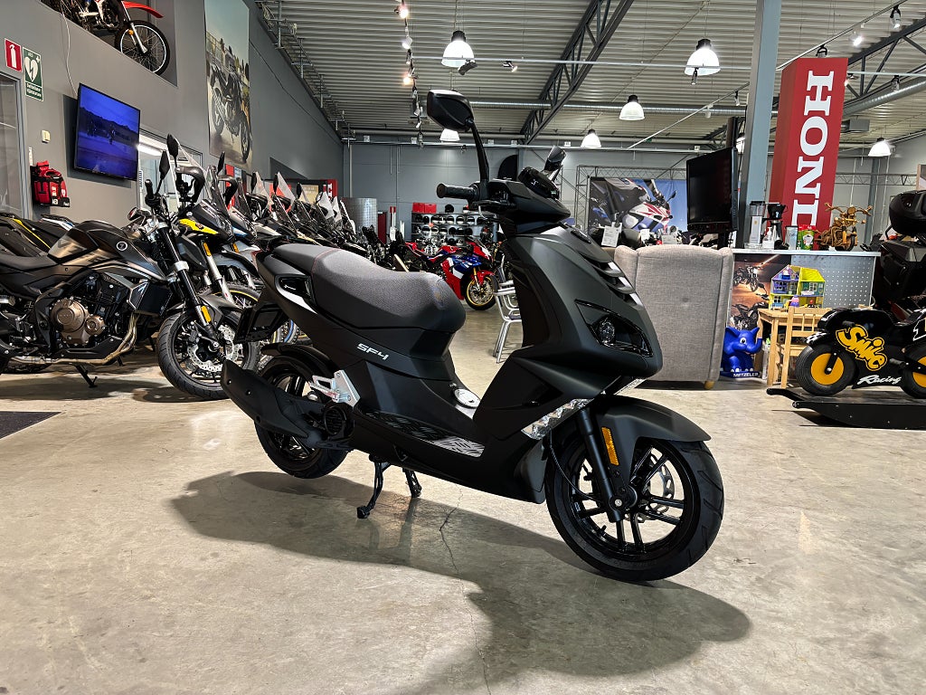 Peugeot Speedfight 4 Mad Black #Endast 47 mil# 
