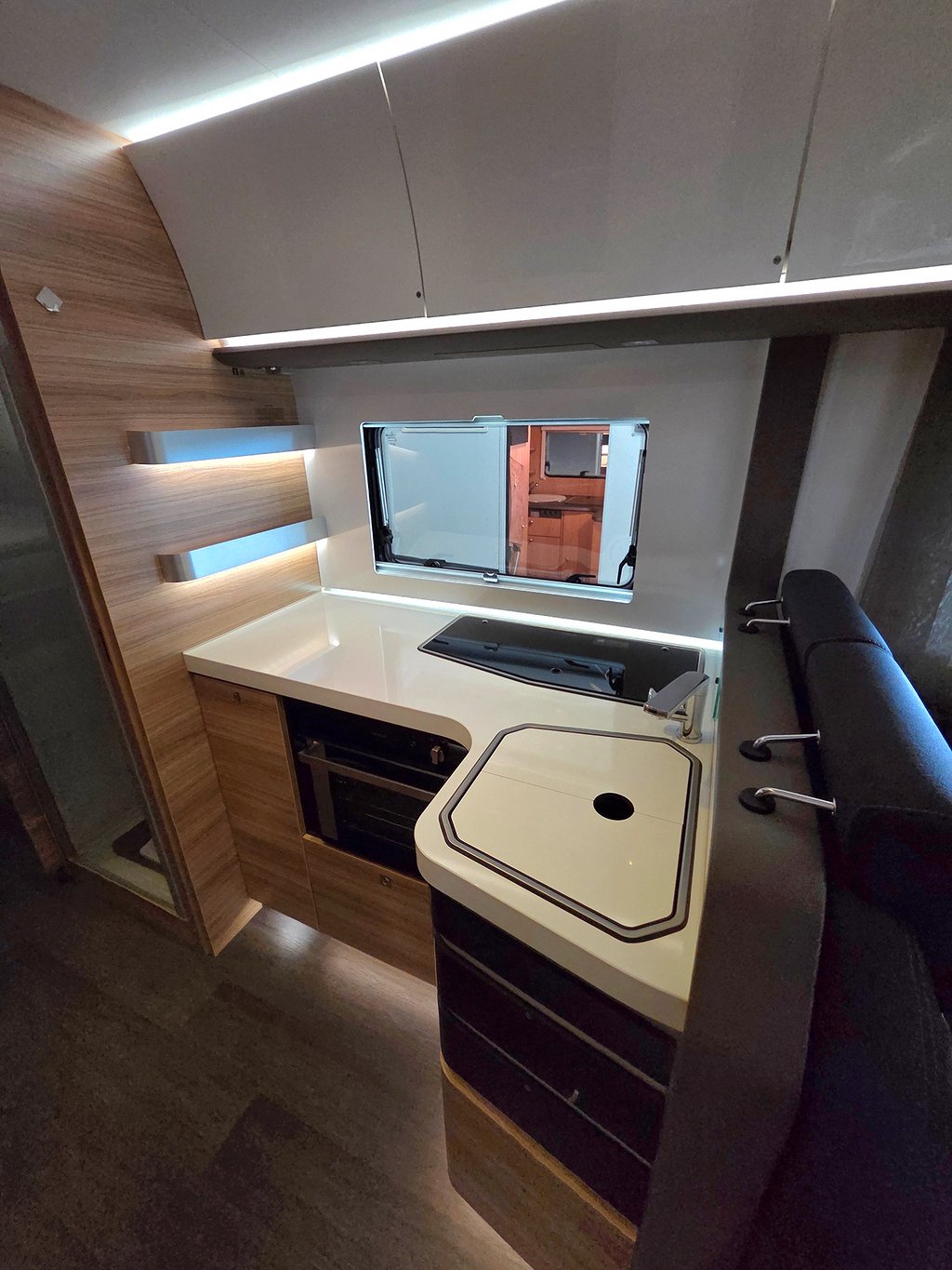 Adria Sonic Supreme 810 SC / ALDE / Auto 180hk / Ugn/Taksäng - Adria