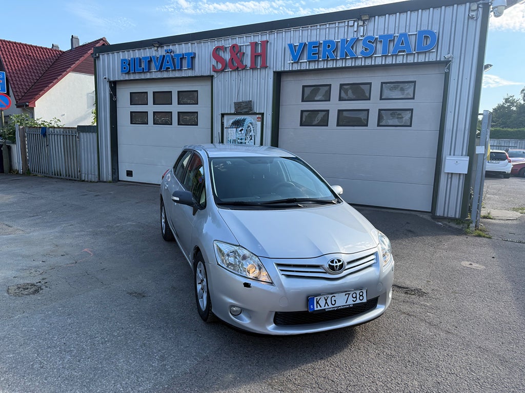Toyota Auris 5-dörrar 1.6 Valvematic Plus Euro 5,Ny besiktad 