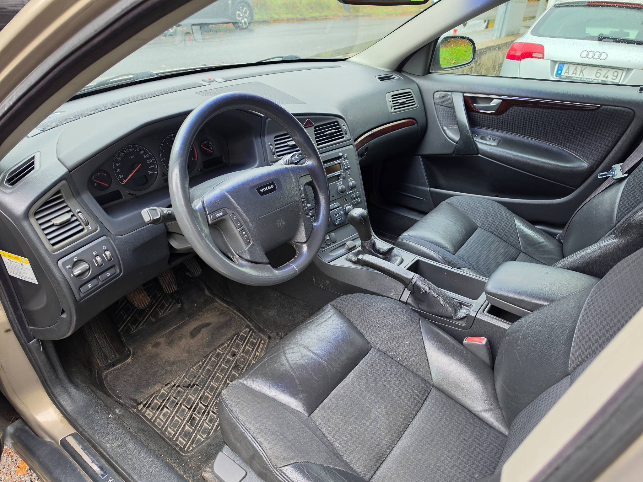 Volvo V70 2.4 2001, photo 5/10