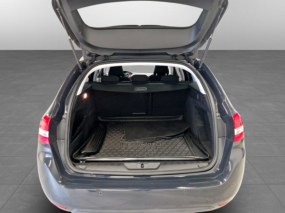 Bild på Peugeot 308 sw SW Allure 1.2 PT 130hk PANORAMA