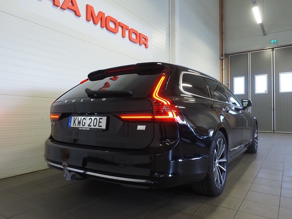Volvo V90 Recharge T6 AWD Inscription Skinn Drag Pano Orrefors 2022