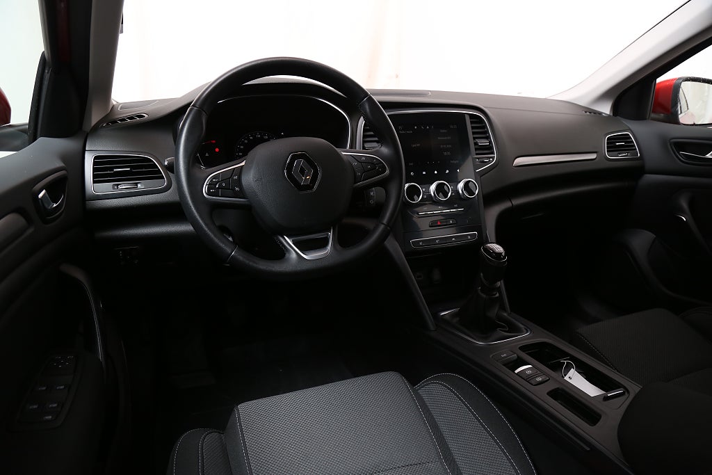 Renault Mégane Sport Tourer 1,3 TCe 140hk Keyless P-Sensorer Leasbar 2023