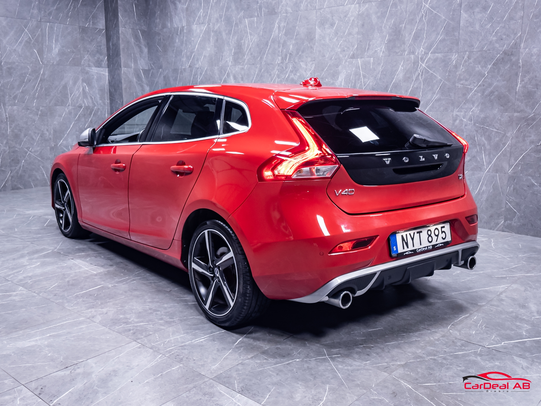 Volvo V40 2016, photo 5/57