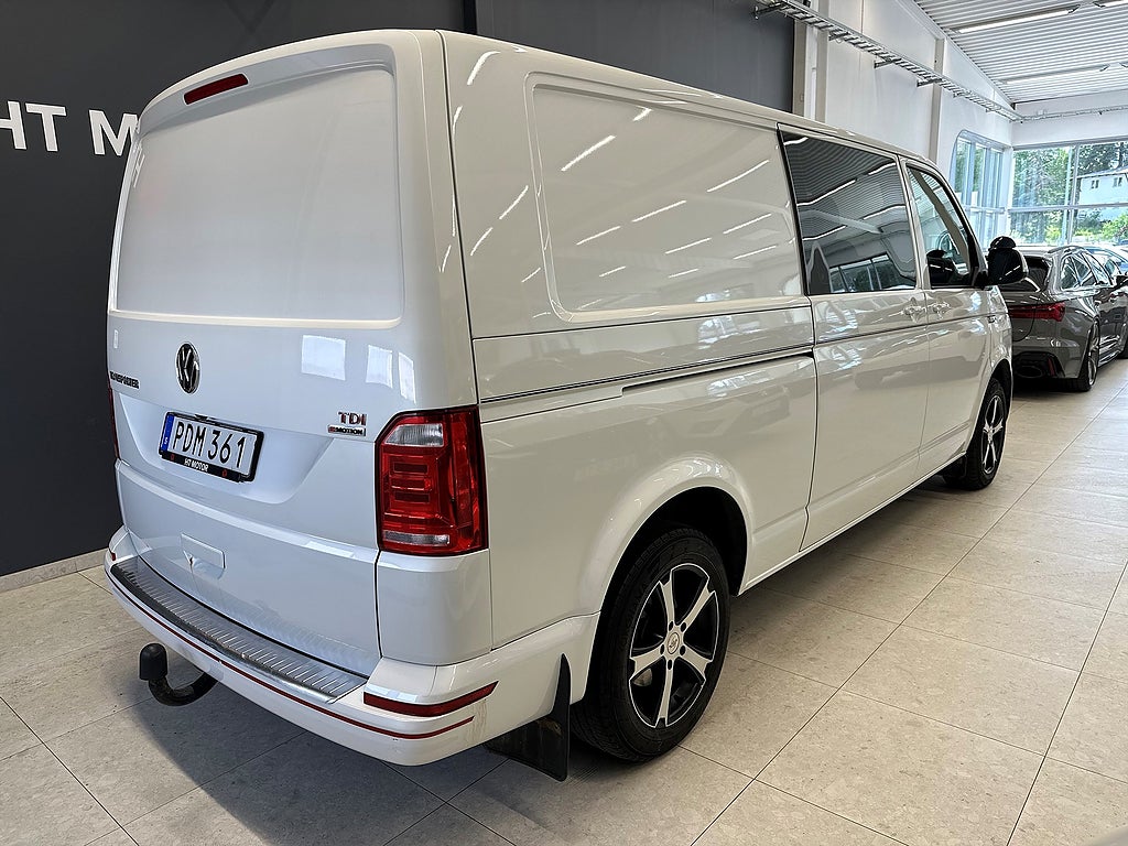 Volkswagen Transporter TwinCab T32 2.0 TDI 4Motion/DRAG/NAV/VÄRM/