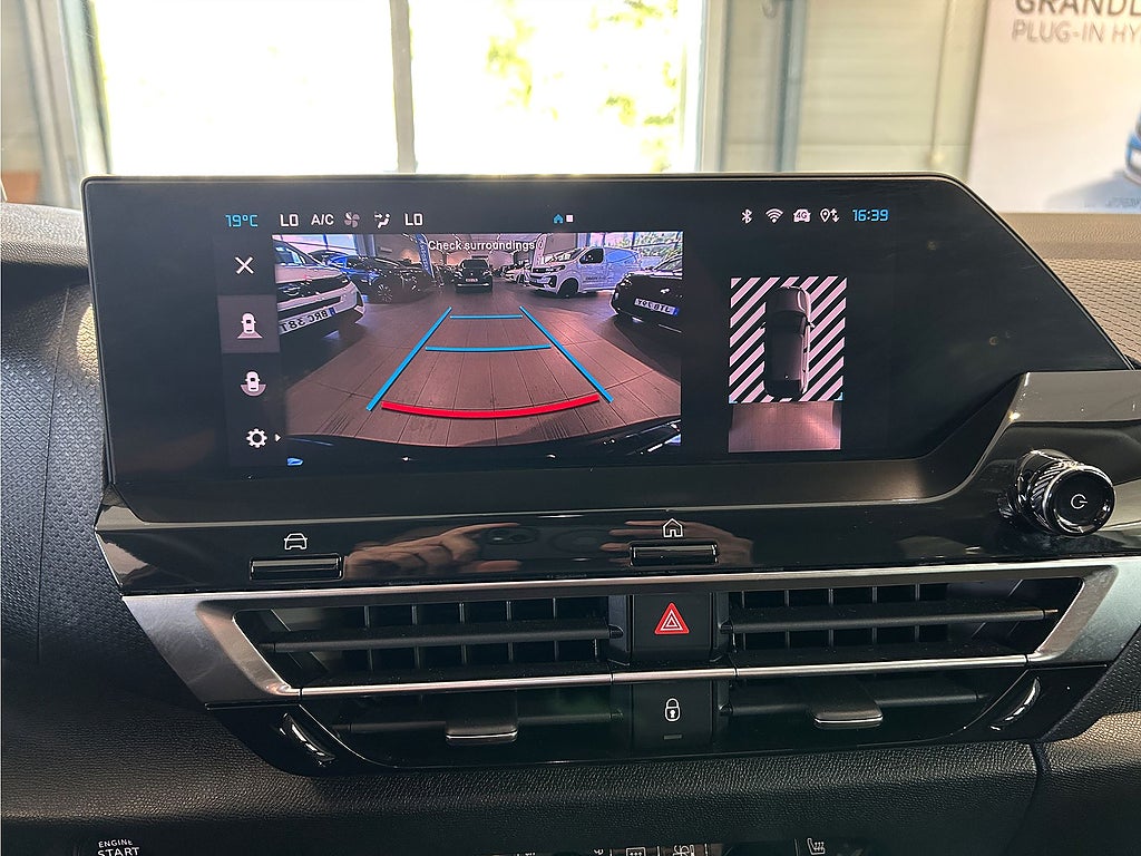 Bild på Citroën C4 Shine 1.2 PT 131hk Aut - B-KAMERA, CARPLAY