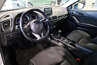 Halvkombi Mazda 3 8 av 21