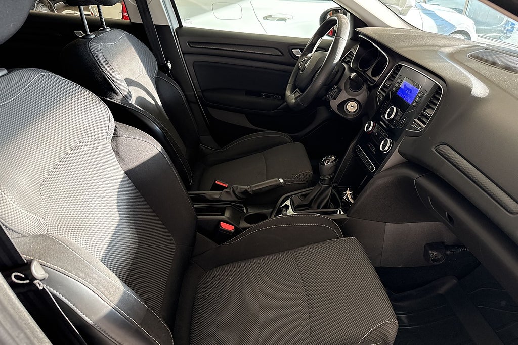 Renault Mégane 1.2 TCe M-värmare V-hjul Skatt 558Kr/år miniatyr 8