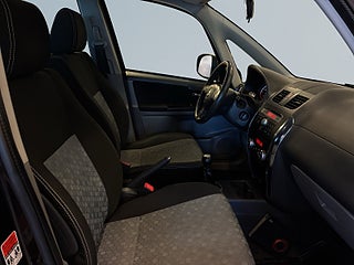 Suzuki SX4 1.6 DOHC 16V VVT 4×4 SoV-Däck/P-Sens/MoK-Värmare – bild 10