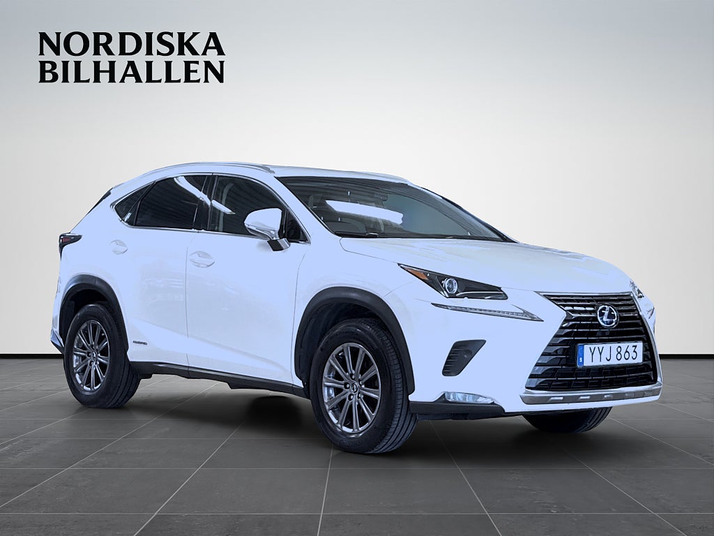 Lexus NX 300h AWD 2.5 AWD E-CVT Business Line Drag Backkamera