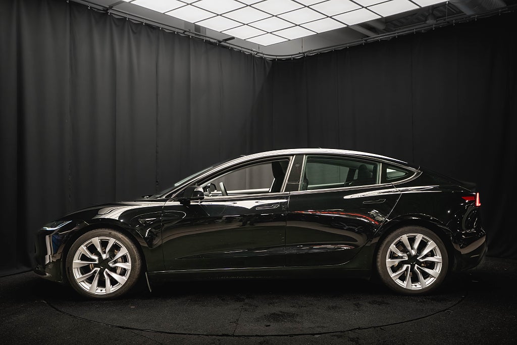Tesla Model 3 Long Range AWD PANO VENTILERADE KAMERA MOMS 1-ÄGARE