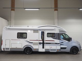 Husbil-halvintegrerad Adria Matrix 3 av 20