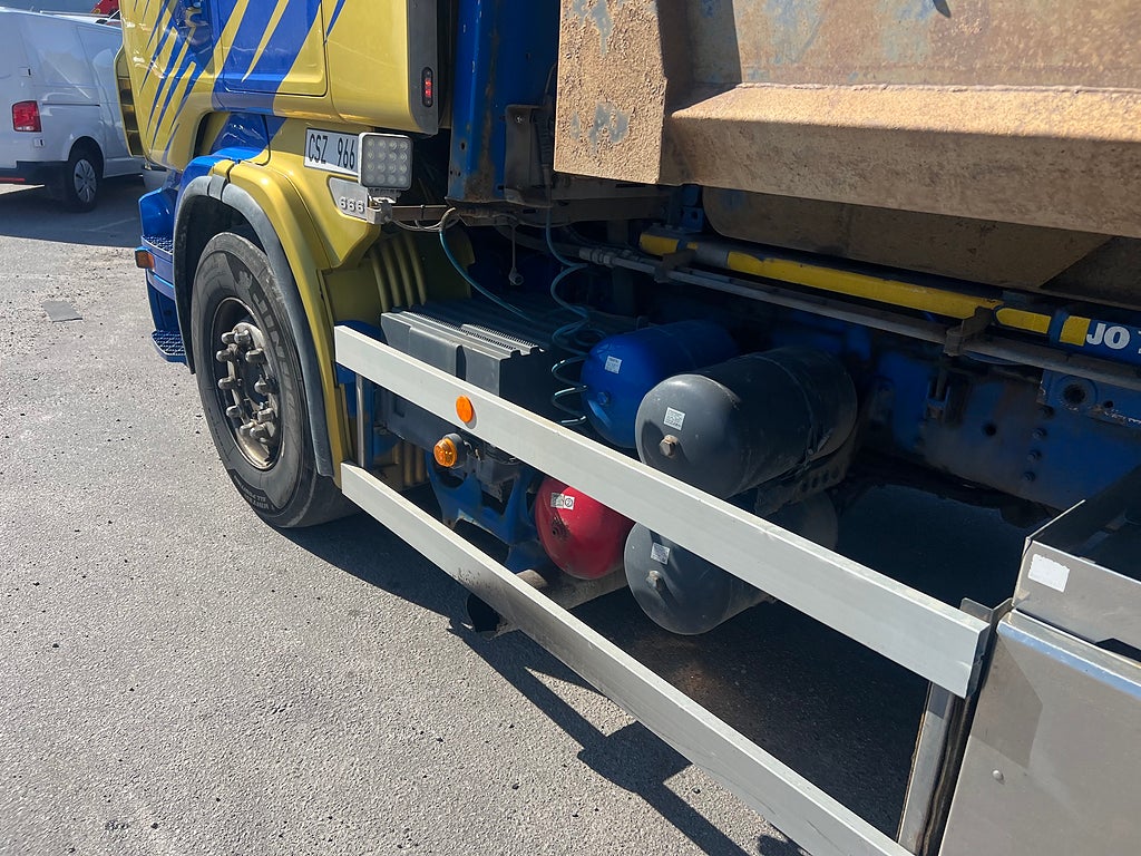 Scania R560 V8 6x4 Lastväxlare, Tandem