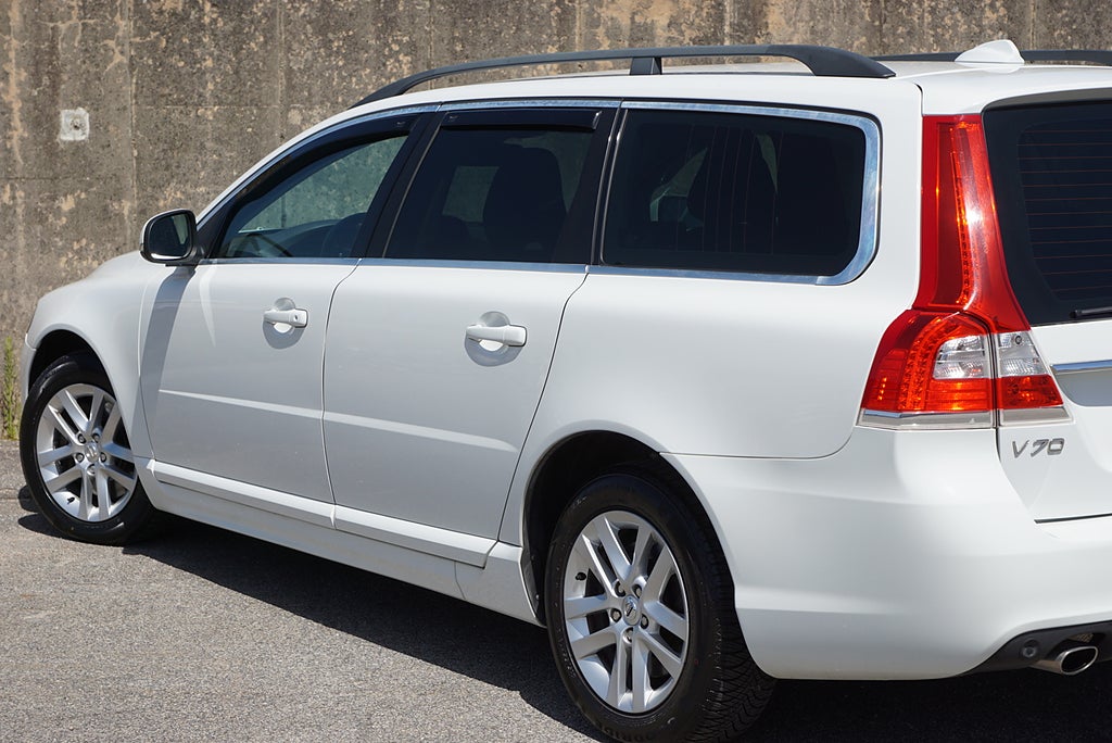 Volvo V70 D4 AWD Momentum 181hk|Drag|Värmare|Rattvärme|2-Brukare|