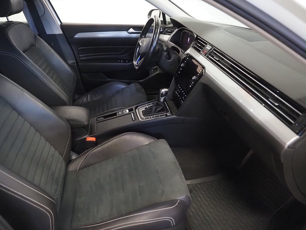 Volkswagen Passat SC GTE 1.4 TSI Plug-in Drag Cockpit Värmare Keyless GPS