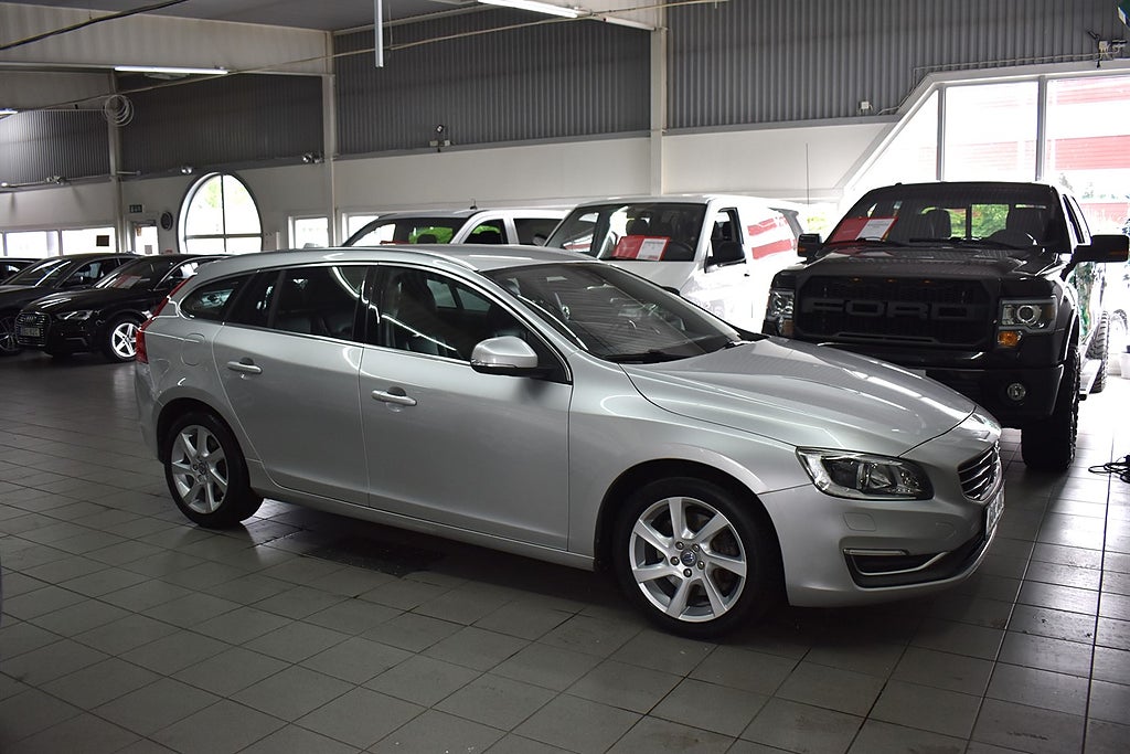 Volvo V60 D4 AWD Geartronic, 181hk Summum Drag