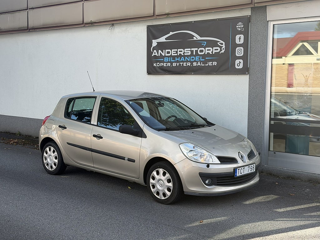 Renault Clio 5-dörrars 1.2 / 2 brukare / SoV / AC / Euro 4
