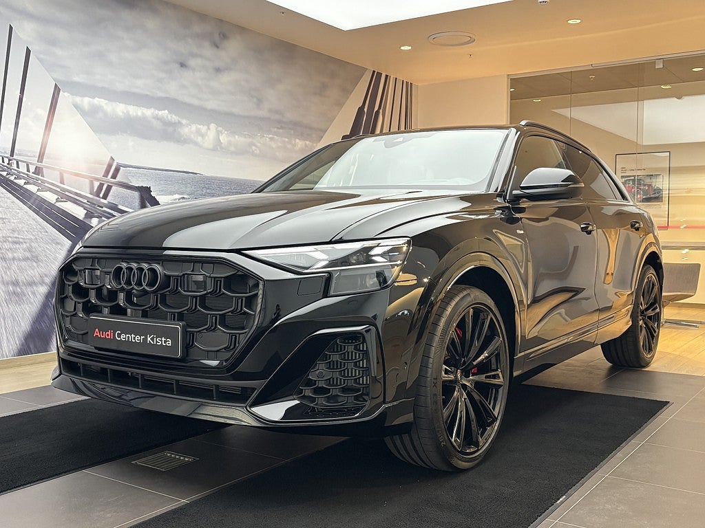 Audi Q8 60 TFSI E quattro 490 HK