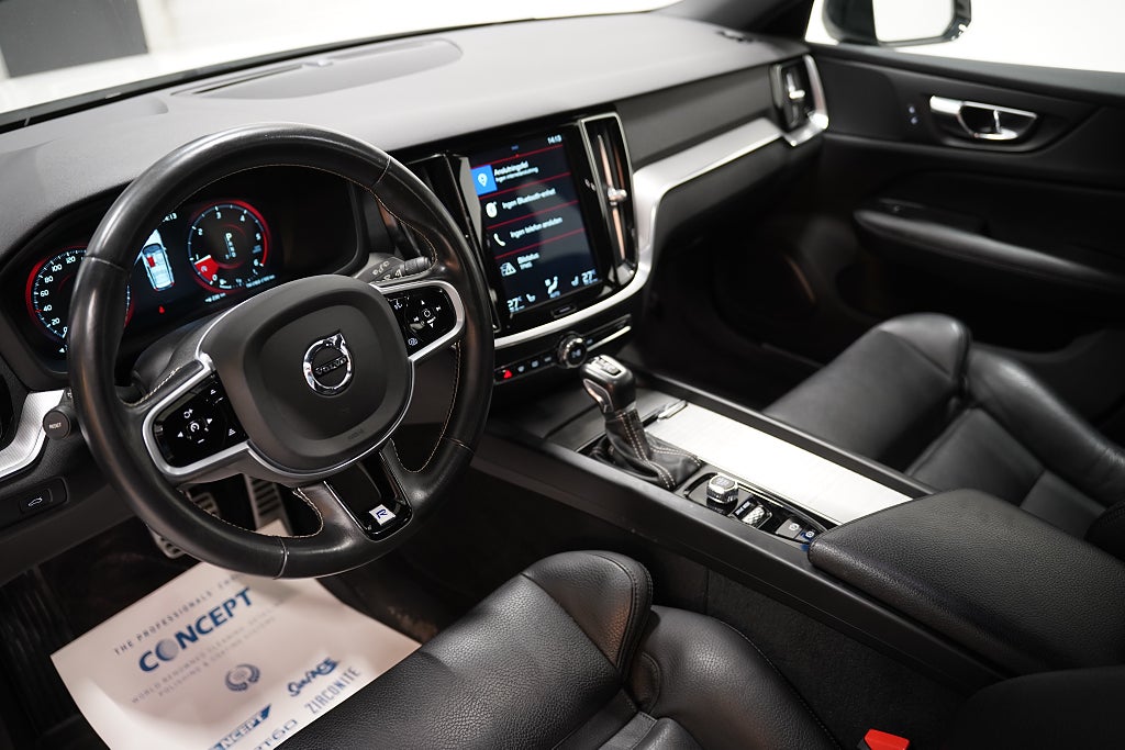 Volvo V60 D3 Geartronic 150hk R-Design D-värmare VOC Skinn