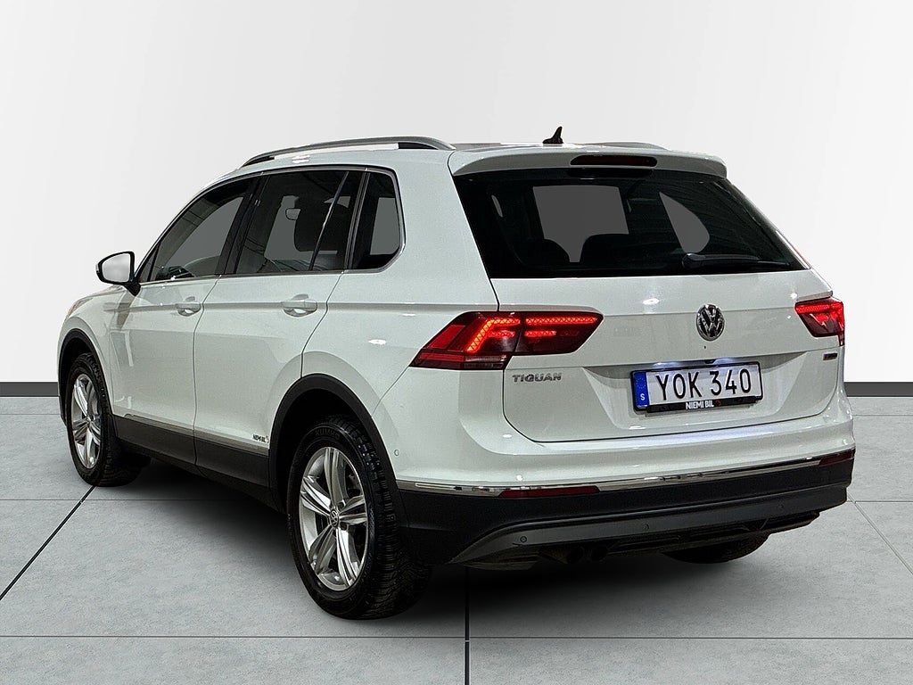 Volkswagen Tiguan 2.0 TDI 4M Drag Värmare Kamera GT Massage Pano S&V