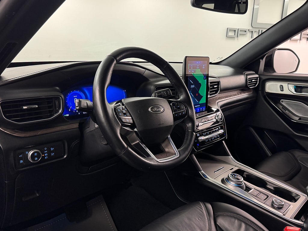 Ford Explorer 2021 - miniatyr 6