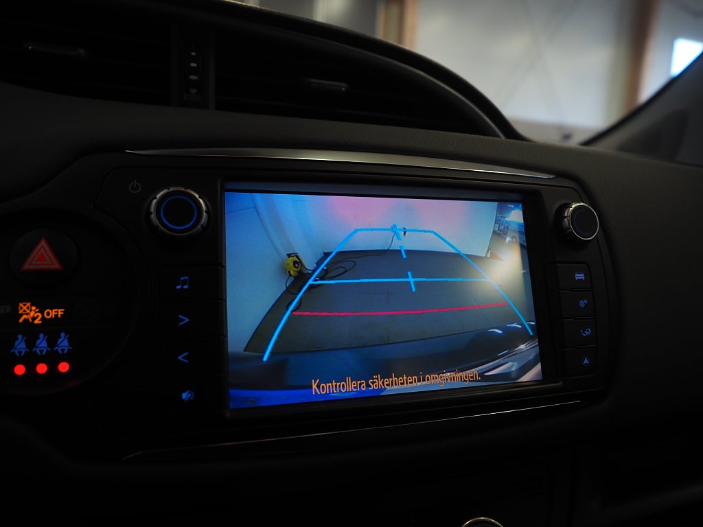 Toyota Yaris Hybrid e-CVT 101hk | Edition Feel | Navi | Värmare | 2015