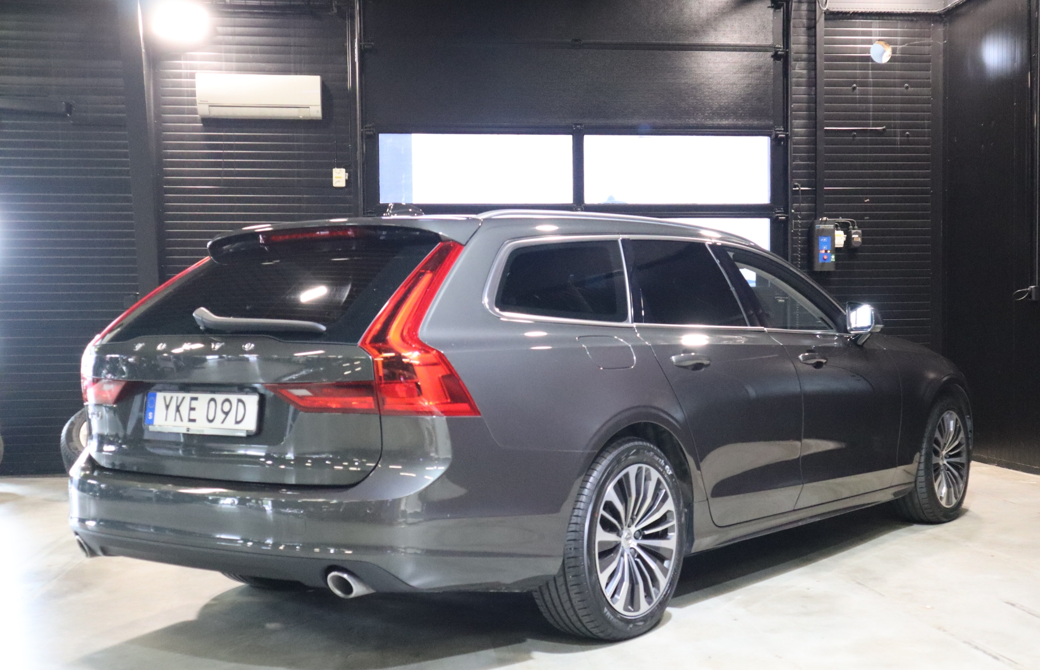 Volvo V90 D4 2020, bild 6/47