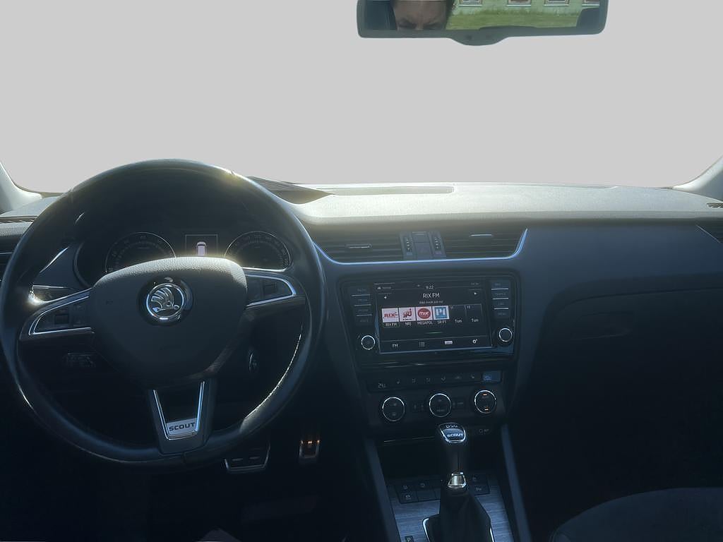 Skoda Octavia Scout 2016 - miniatyr 8