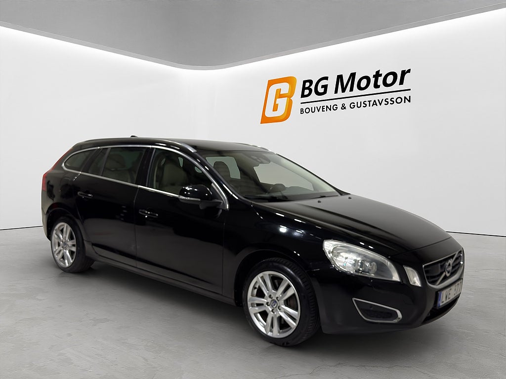 Volvo V60 D5 215HK Aut Summum Drag/Värmare/PDC/Elstolar/Navi/BT