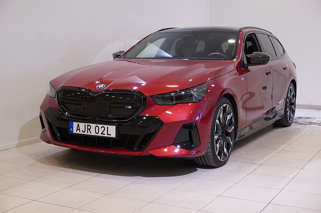 BMW i5 M60 xDrive Touring 3,95% ränta Touring, Skinn, Komfortstolar, Ve