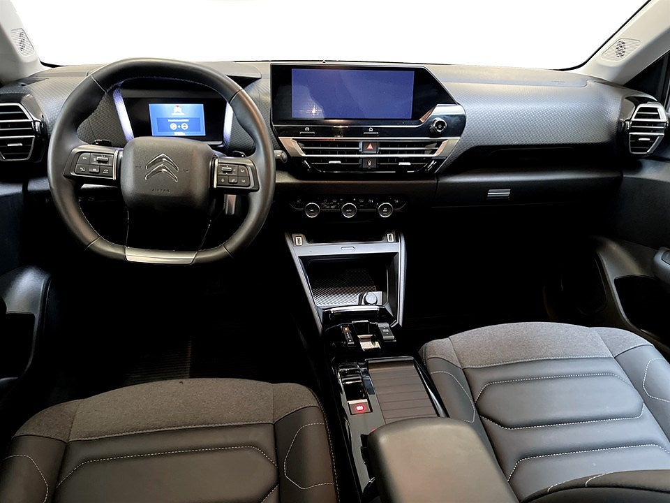 Bild på Citroën C4 X Shine 1.2 PT 130hk Aut - 360-KAMERA, CARPLAY