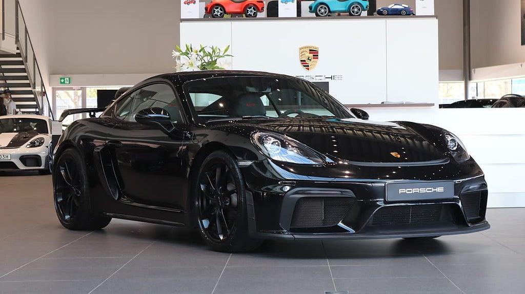 Porsche 718 Cayman GT4