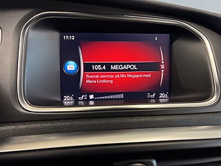 Volvo V40 D3 R-Design Aut Dvärmare B-kamera Farthållare S&V-däck – bild 11
