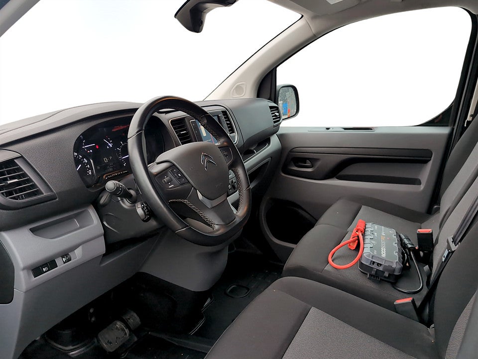 Bild på Citroen Jumpy Bus Pre 2.0 BlueHDi 145hk Aut L3 DRAG