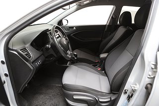 Halvkombi Hyundai i20 8 av 22
