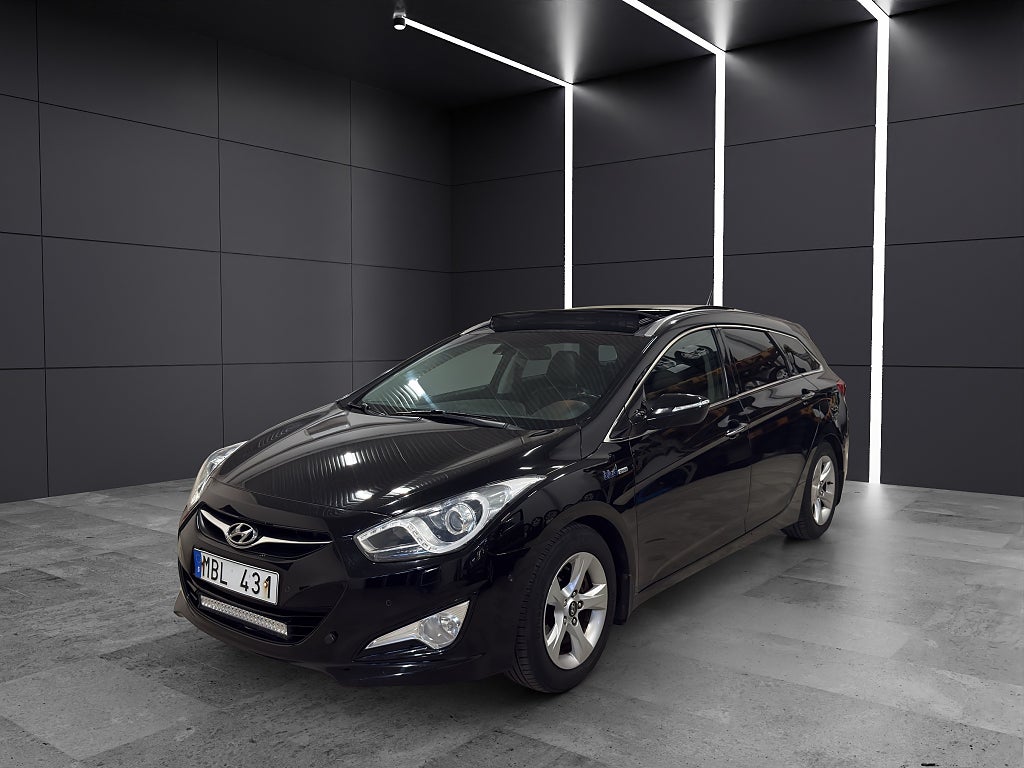 Hyundai i40 cw 1.7 CRDi Business Euro 5|PANORAMA|NY SERVAD|AC|