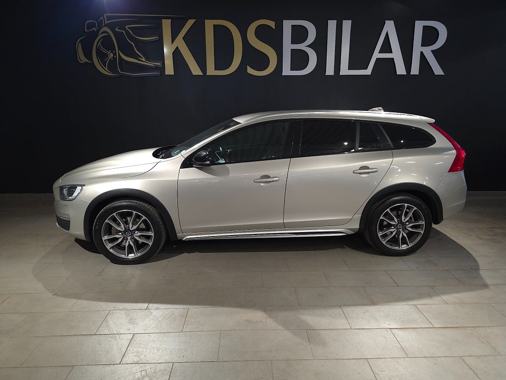 Volvo V60 Cross Country D4 AWD Geartronic Classic, Summum Euro 6 190hk