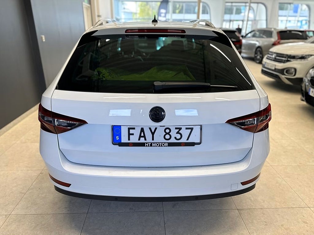 Skoda Superb Kombi 2.0 TDI 4x4 L&K/B-Kamera/Värm/Drag/Läder/Canton